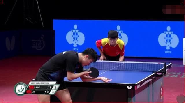 更像是在回 更像是在回