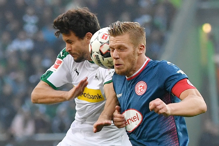 欧文:我只佩服过大罗和亨利,亨利来英超后我就觉得拿不到金靴了