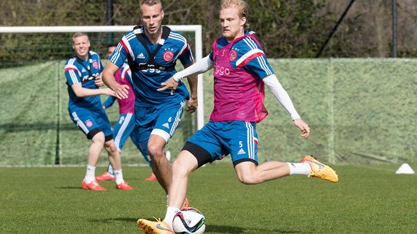 他都展现出 他都展现出