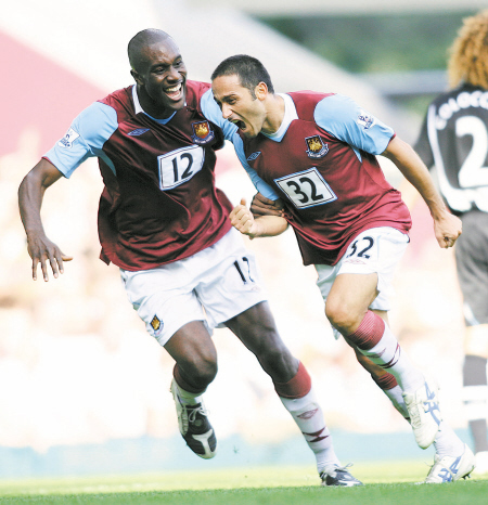 他们通过短 他们通过短