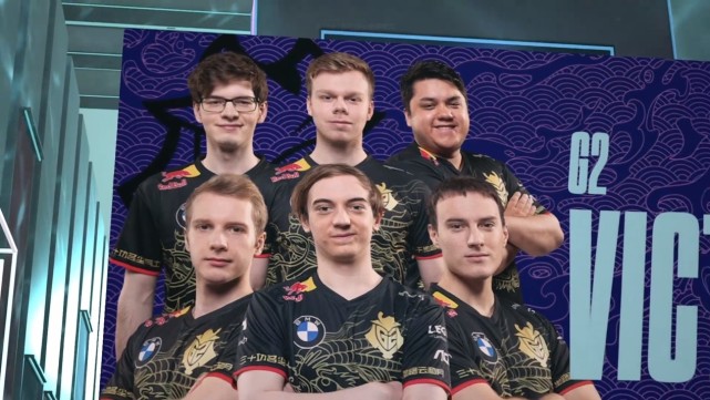 一个对自己 一个对自己